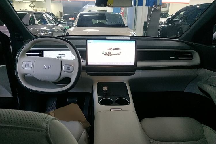 Used XPeng G6 2023 700 Four-Wheel Drive Performance Max Center Console