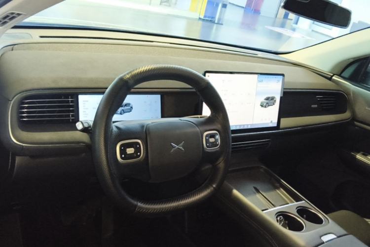 Used XPeng G6 2023 755 Ultra-Long Range Pro Center Console