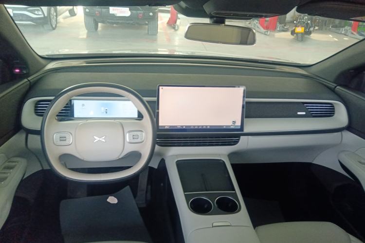 Used XPeng G6 2023 580 Long-Range Pro Center Console