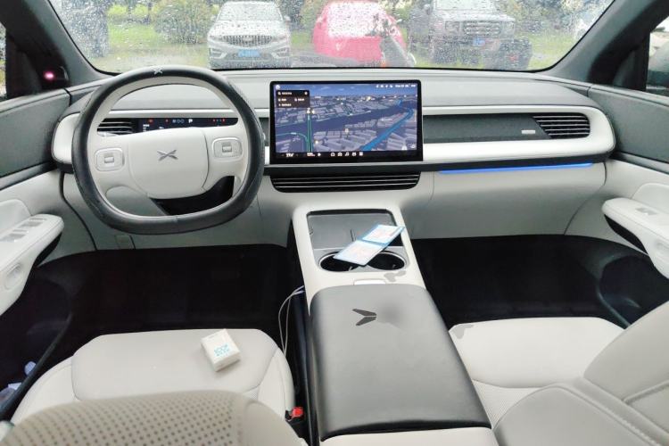 Used XPeng G6 2023 580 Long-Range Pro Center Console