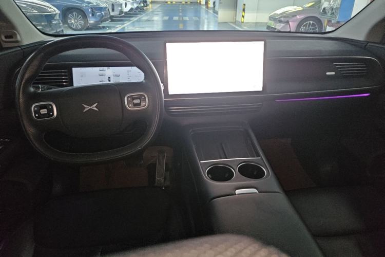 Used XPeng G6 2023 580 Long-Range Pro Center Console