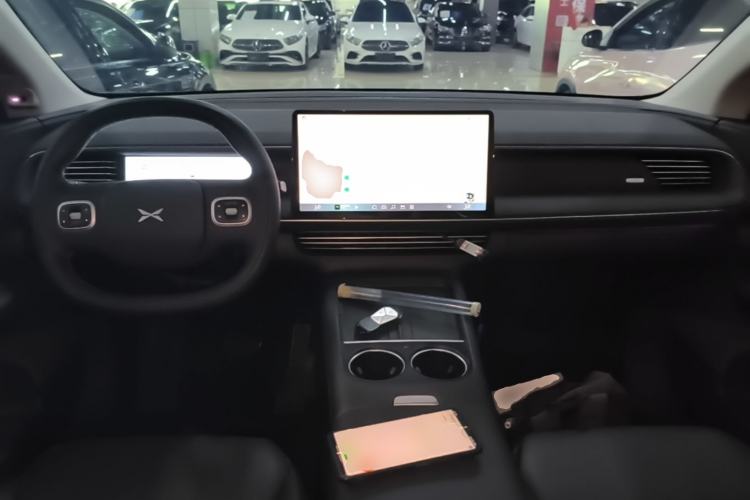 Used XPeng G6 2023 755 Ultra-Long Range Pro Center Console