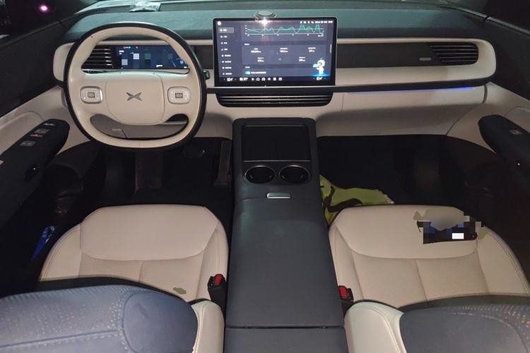 Used XPeng G6 2023 580 Long-Range Pro Center Console