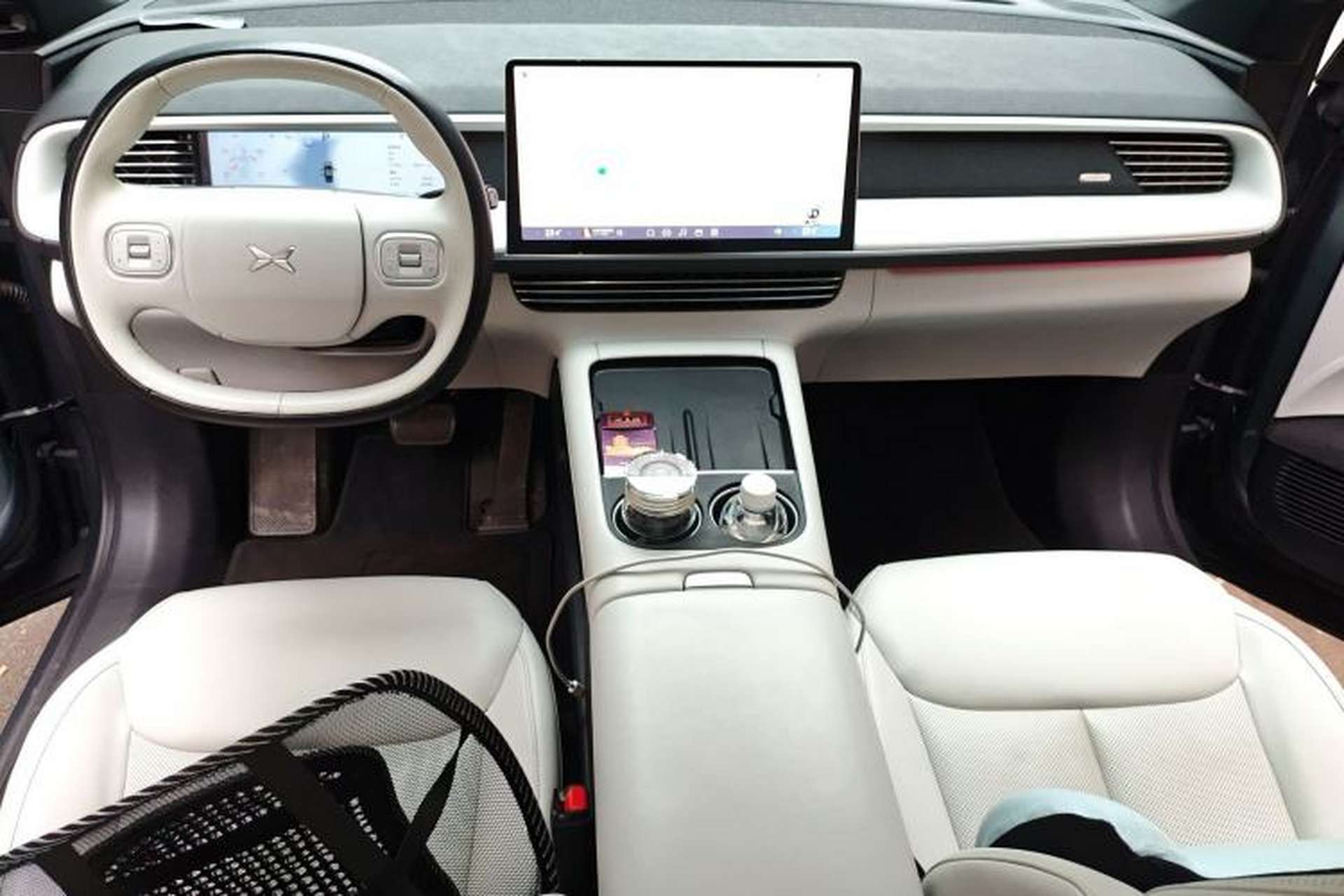 Used XPeng G6 2023 755 Ultra-Long Range Max Center Console