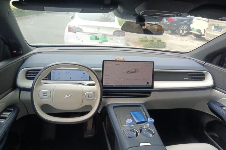 Used XPeng G6 2023 580 Long-Range Pro Center Console