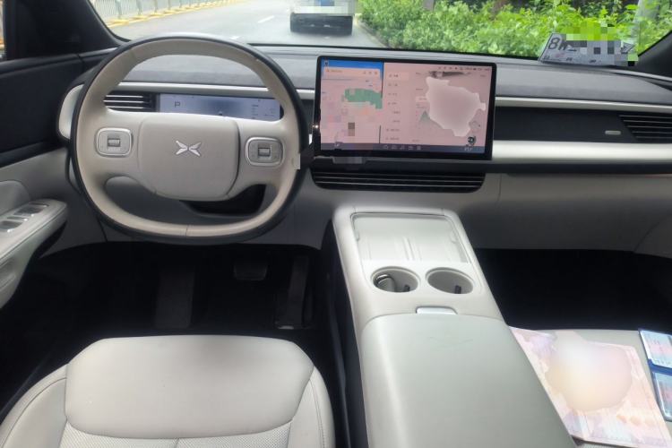 Used XPeng G6 2023 580 Long-Range Pro Center Console