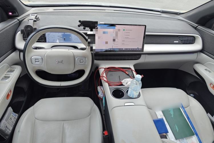 Used XPeng G6 2023 755 Ultra-Long Range Max Center Console