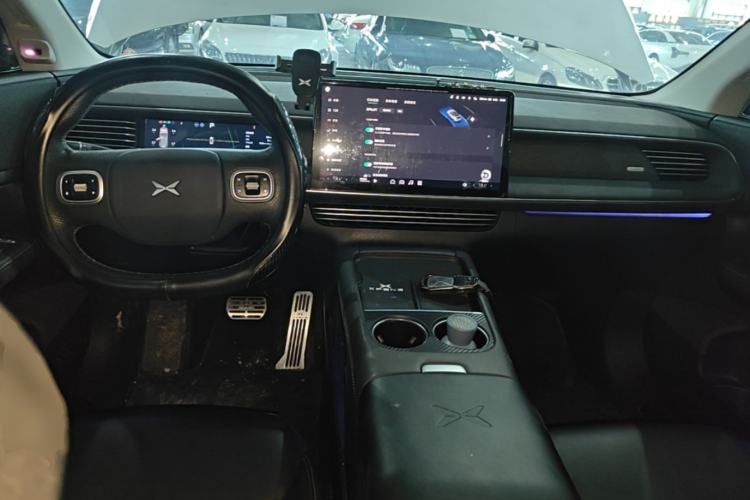 Used XPeng G6 2023 580 Long-Range Pro Center Console