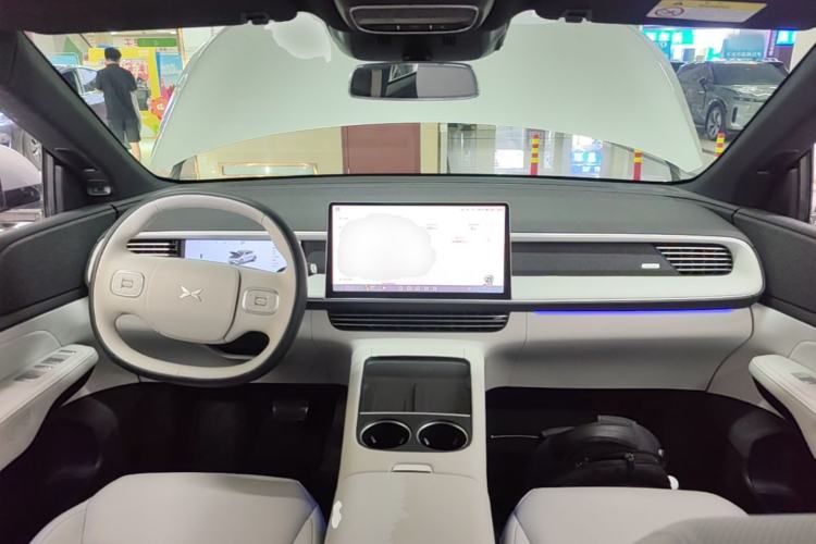 Used XPeng G6 2023 755 Ultra-Long Range Max Center Console