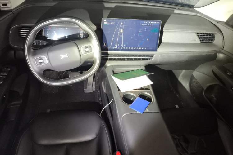 Used XPeng G6 2023 580 Long-Range Max Center Console