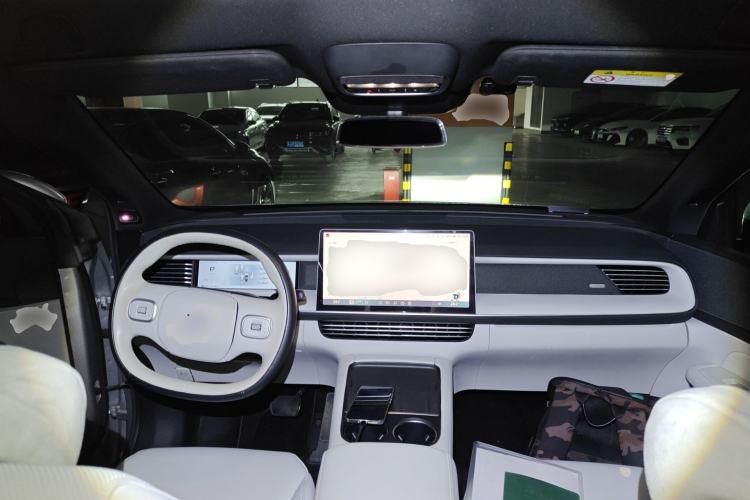 Used XPeng G6 2023 700 Four-Wheel Drive Performance Max Center Console