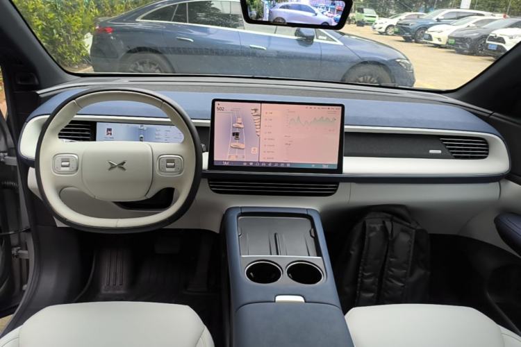 Used XPeng G6 2023 755 Ultra-Long Range Pro Center Console