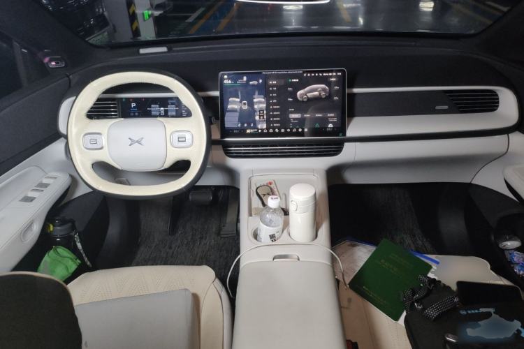 Used XPeng G6 2023 755 Ultra-Long Range Pro Center Console