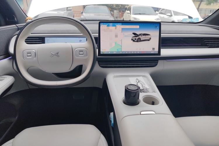 Used XPeng G6 2023 580 Long-Range Pro Center Console