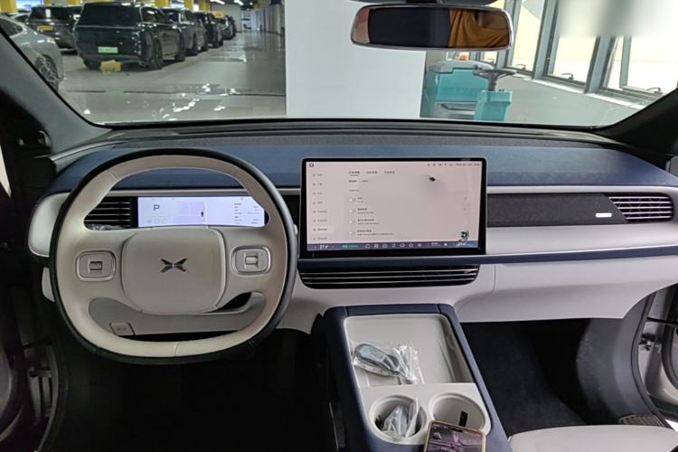 Used XPeng G6 2023 580 Long-Range Max Center Console