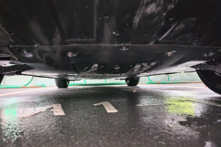 Used XPeng G6 2023 580 Long-Range Pro Chassis Rear
