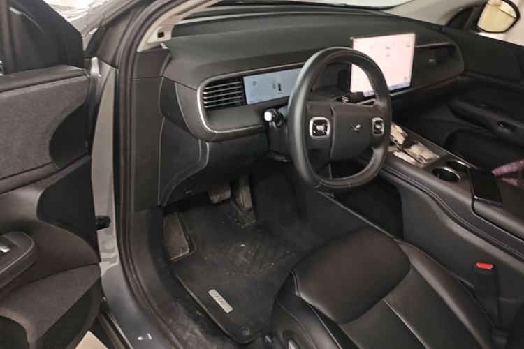 Used XPeng G6 2023 580 Long-Range Max Driver Seat