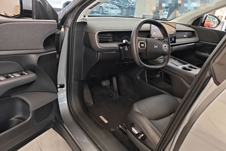 Used XPeng G6 2023 580 Long-Range Max Driver Seat