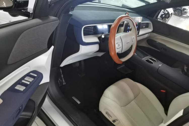 Used XPeng G6 2023 580 Long-Range Max Driver Seat
