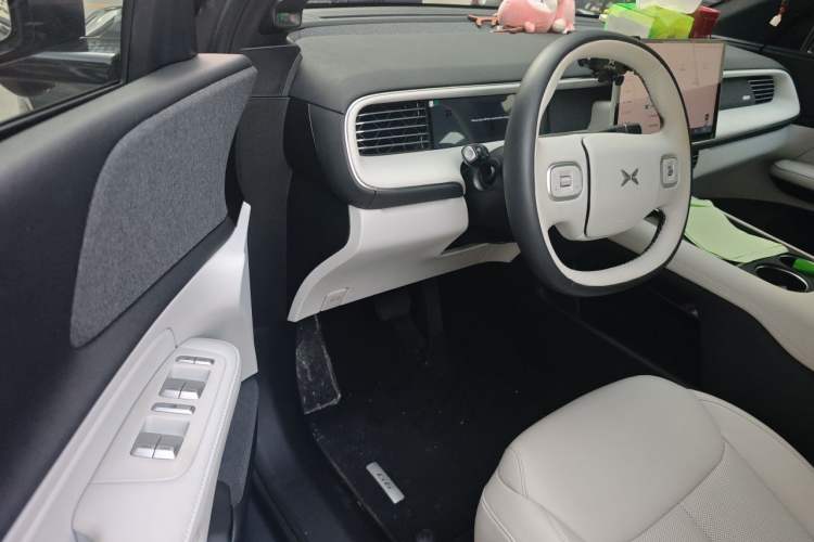 Used XPeng G6 2023 580 Long-Range Max Driver Seat