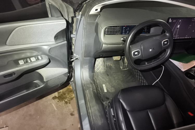 Used XPeng G6 2023 580 Long-Range Max Driver Seat