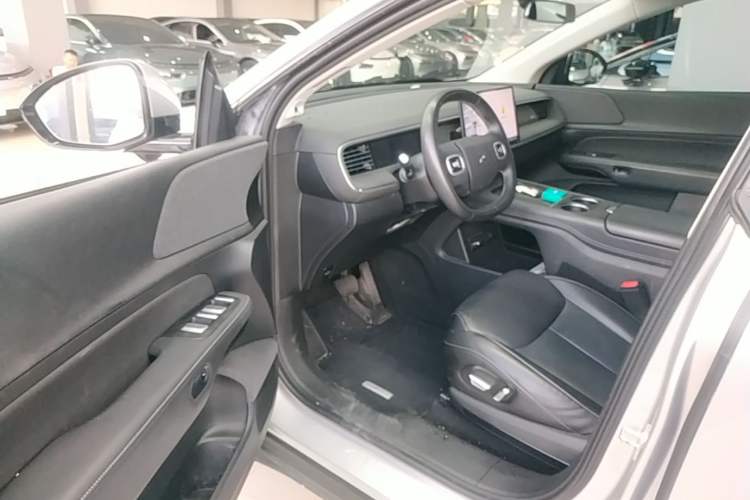 Used XPeng G6 2023 580 Long-Range Max Driver Seat