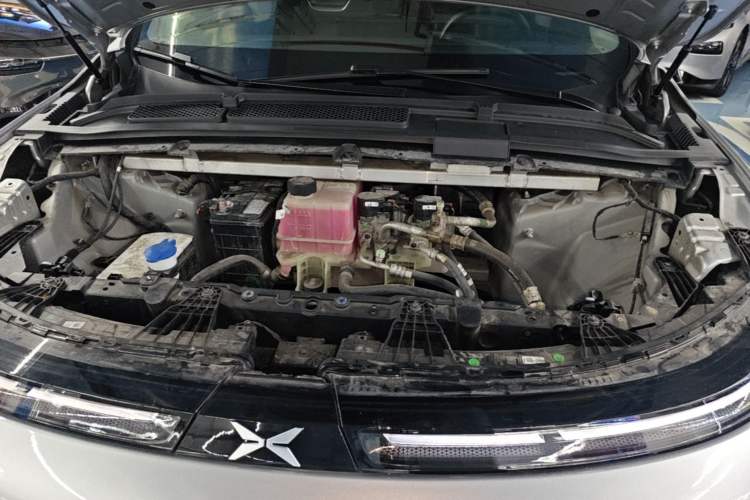 Used XPeng G6 2023 580 Long-Range Pro Engine Bay