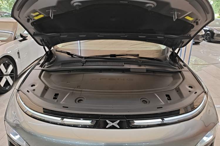 Used XPeng G6 2023 580 Long-Range Max Engine Bay