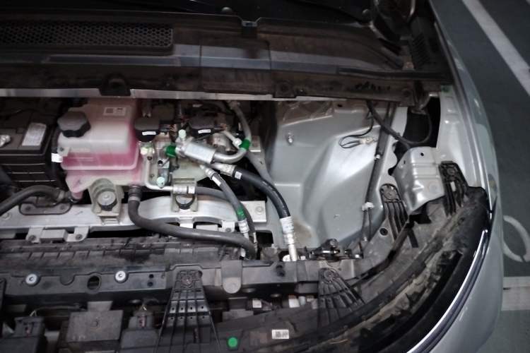 Used XPeng G6 2023 580 Long-Range Max Engine Bay Left