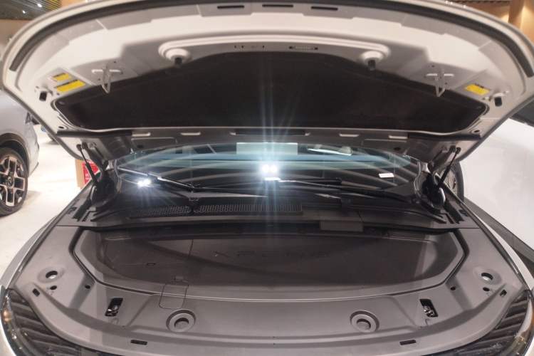 Used XPeng G6 2023 700 Four-Wheel Drive Performance Max Engine Bay