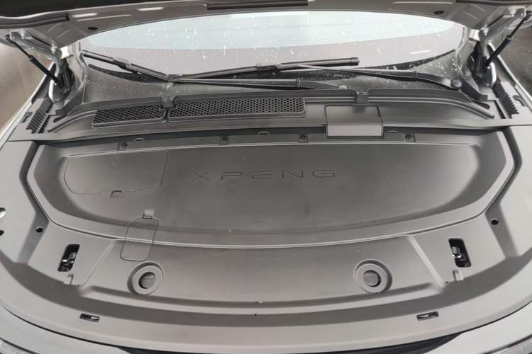 Used XPeng G6 2023 580 Long-Range Pro Engine Bay
