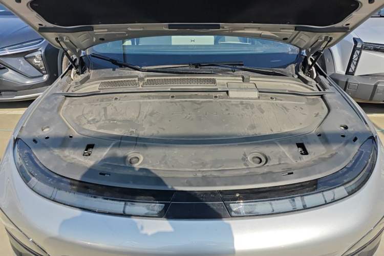 Used XPeng G6 2023 580 Long-Range Pro Engine Bay