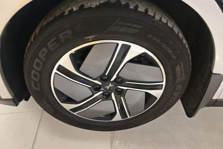 Used XPeng G6 2023 580 Long-Range Pro Exterior 4