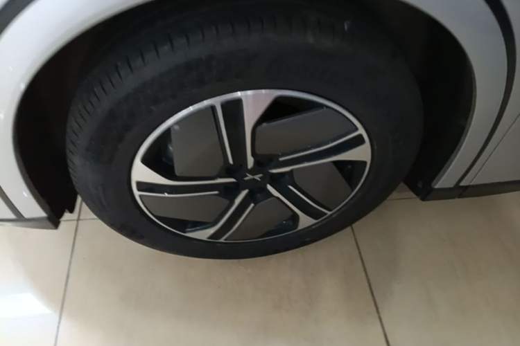 Used XPeng G6 2023 580 Long-Range Pro Exterior 4