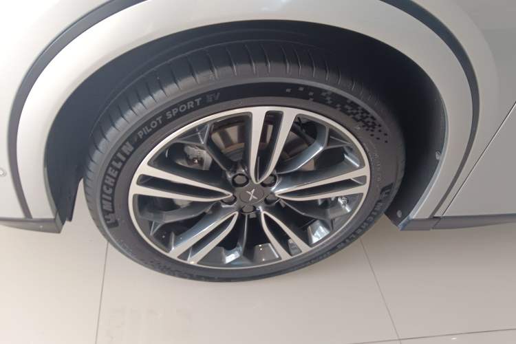 Used XPeng G6 2023 700 Four-Wheel Drive Performance Max Exterior 7