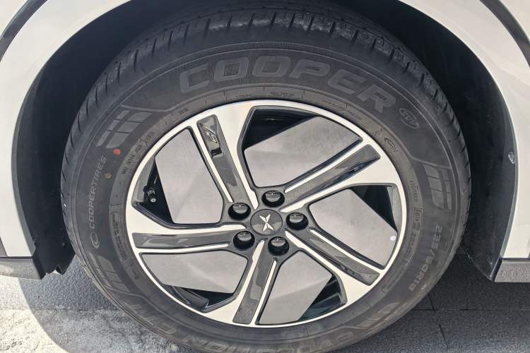 Used XPeng G6 2023 580 Long-Range Pro Exterior 7
