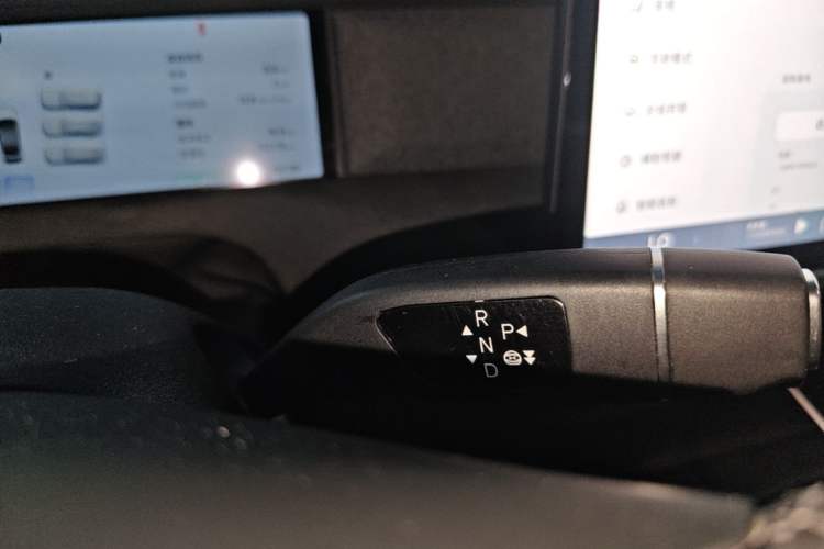 Used XPeng G6 2023 580 Long-Range Pro Gear Lever