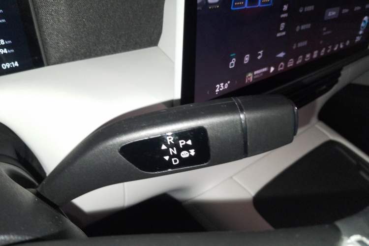 Used XPeng G6 2023 755 Ultra-Long Range Pro Gear Lever