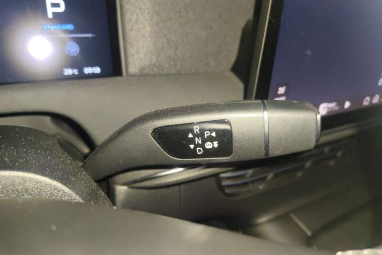 Used XPeng G6 2023 580 Long-Range Pro Gear Lever