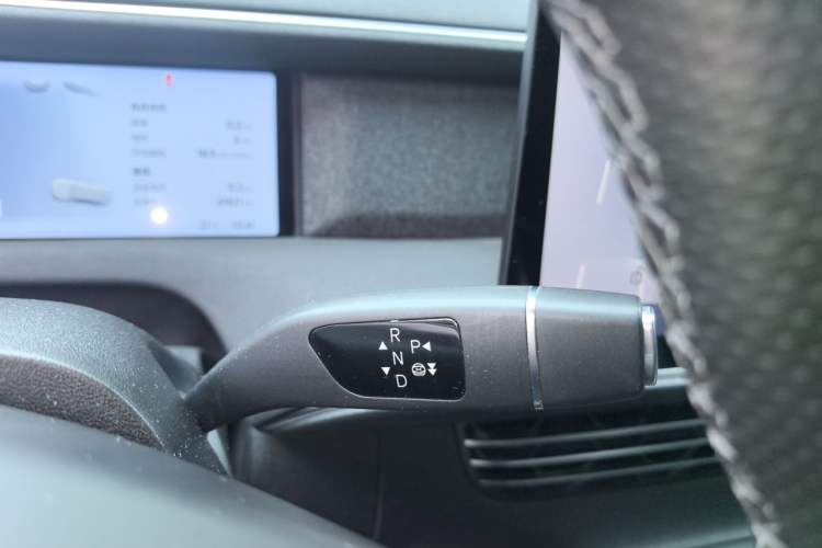 Used XPeng G6 2023 580 Long-Range Pro Gear Lever