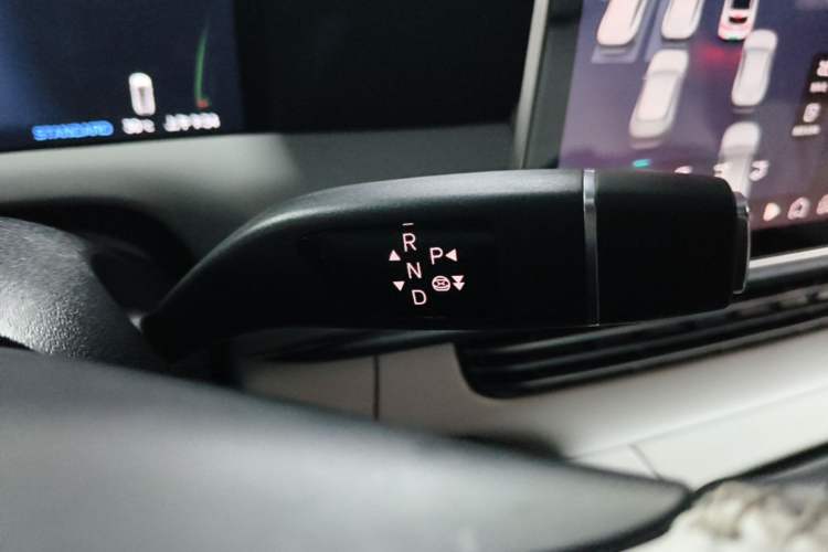 Used XPeng G6 2023 700 Four-Wheel Drive Performance Max Gear Lever