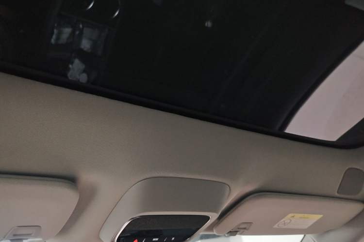 Used XPeng G6 2023 580 Long-Range Max Headliner