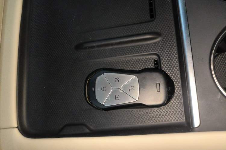 Used XPeng G6 2023 580 Long-Range Max Interior 1