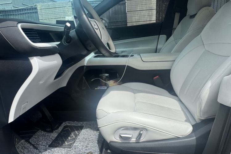 Used XPeng G6 2023 700 Four-Wheel Drive Performance Max Interior 2