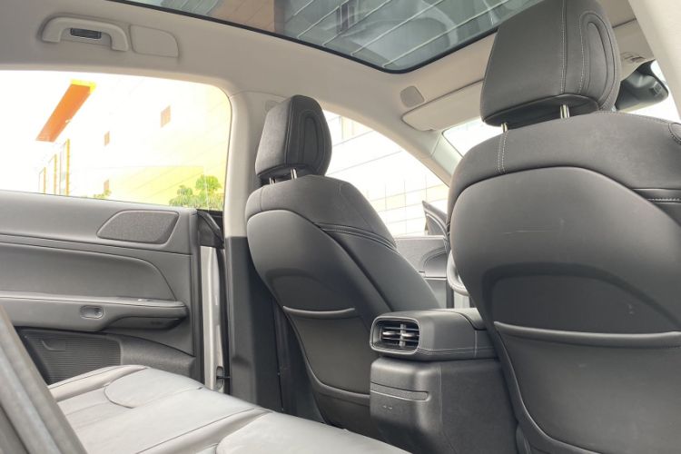 Used XPeng G6 2023 580 Long-Range Max Interior 5