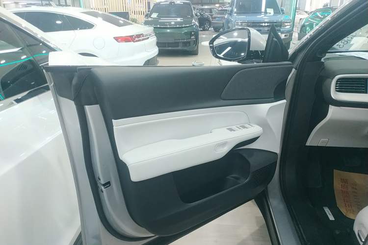 Used XPeng G6 2023 580 Long-Range Max Interior 7