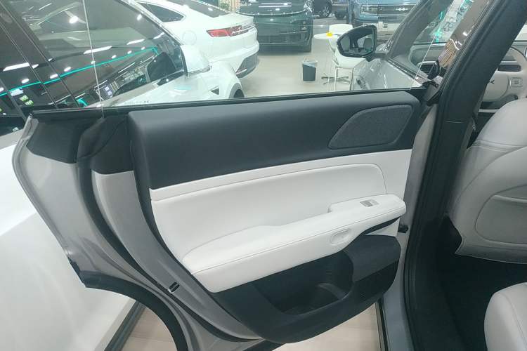 Used XPeng G6 2023 580 Long-Range Max Interior 8
