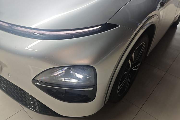 Used XPeng G6 2023 755 Ultra-Long Range Max Left Front Headlight