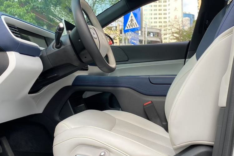 Used XPeng G6 2023 755 Ultra-Long Range Max Left Front Seat