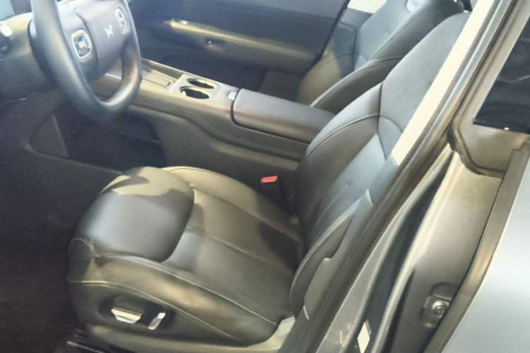 Used XPeng G6 2023 755 Ultra-Long Range Pro Left Front Seat